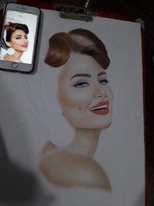 تابلو نقاشی مداد رنگی دختر خندان