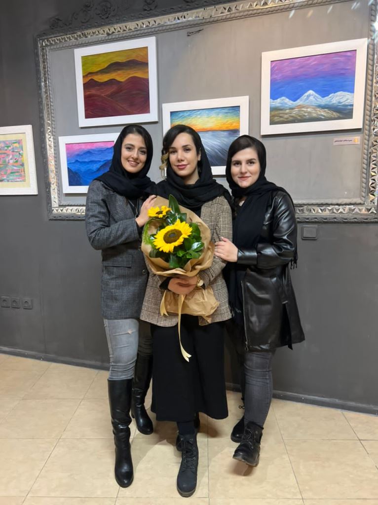 مینا حسین نژاد