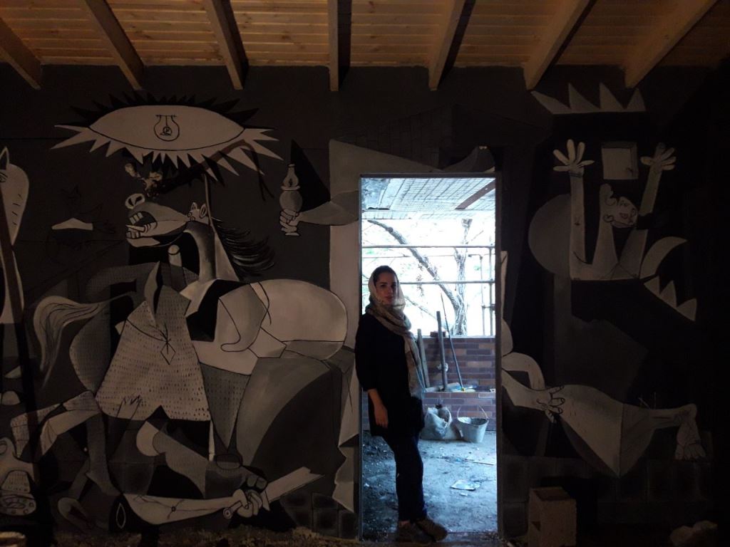 مینا حسین نژاد