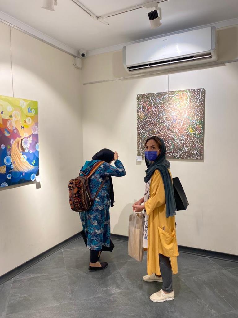 مینا حسین نژاد