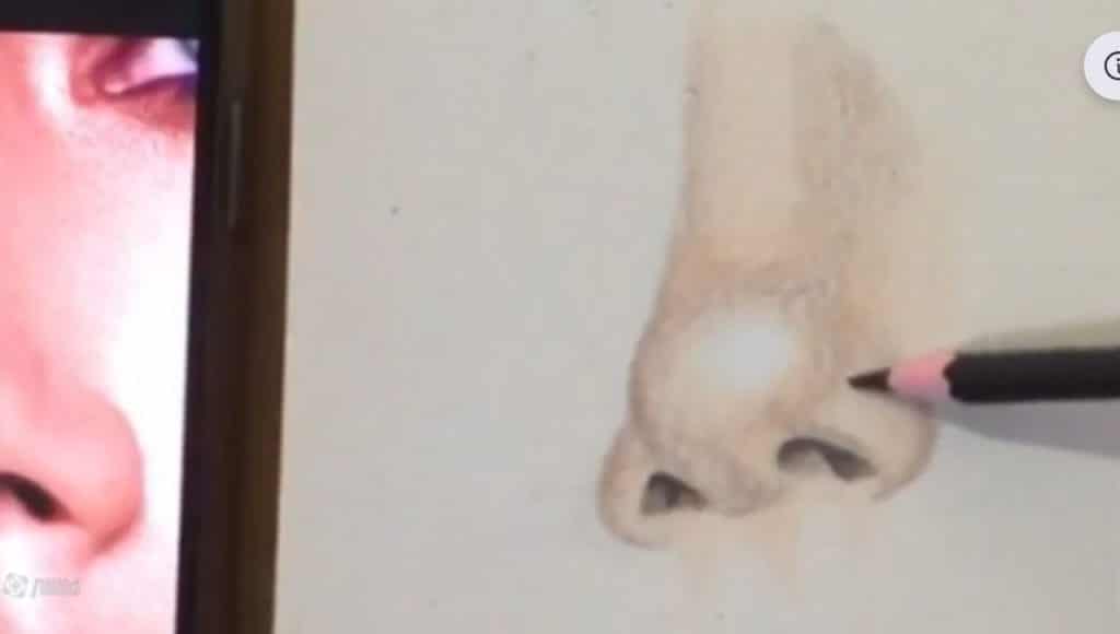 طراحی بینی با مداد رنگی