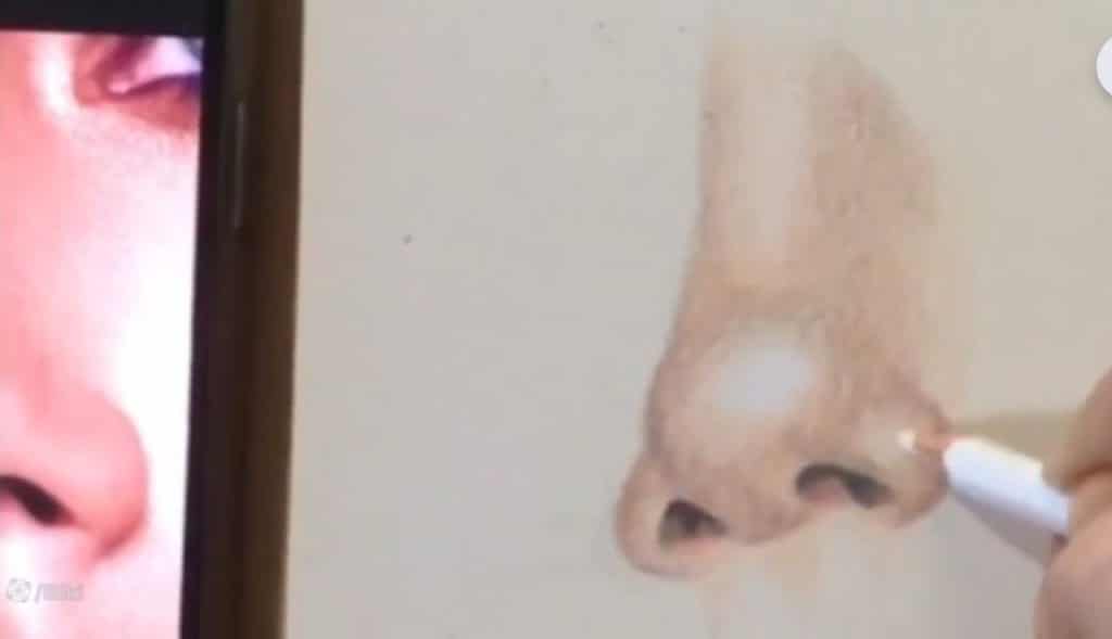 طراحی بینی با مداد رنگی