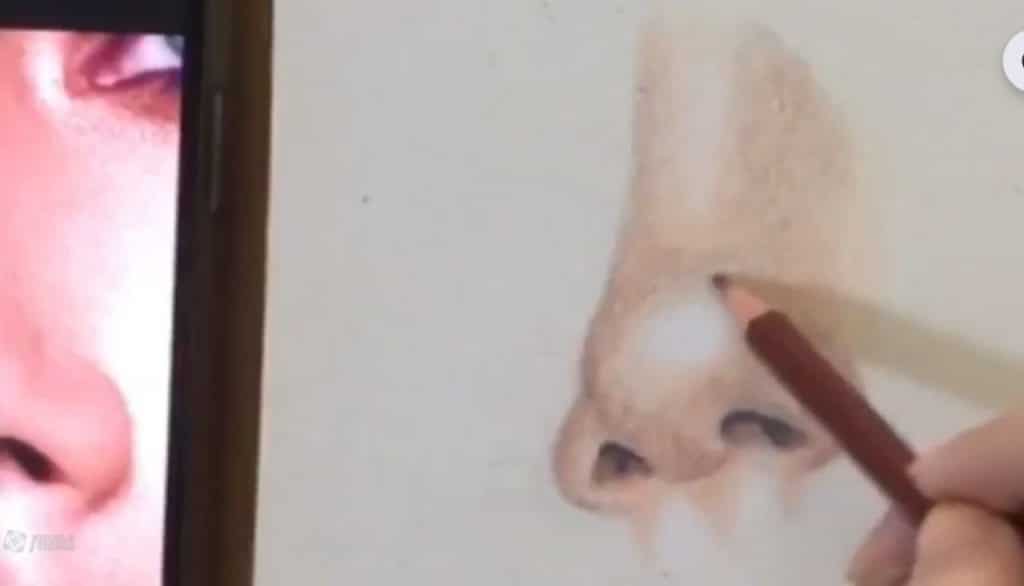 طراحی بینی با مداد رنگی