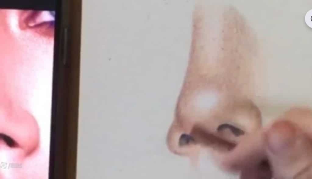 طراحی بینی با مداد رنگی