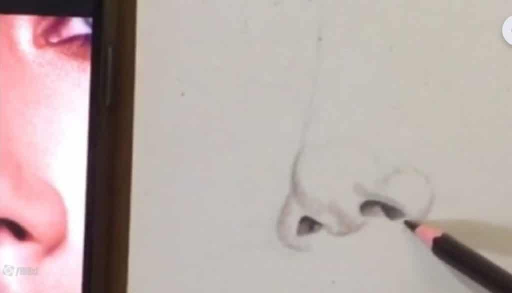 طراحی بینی با مداد رنگی