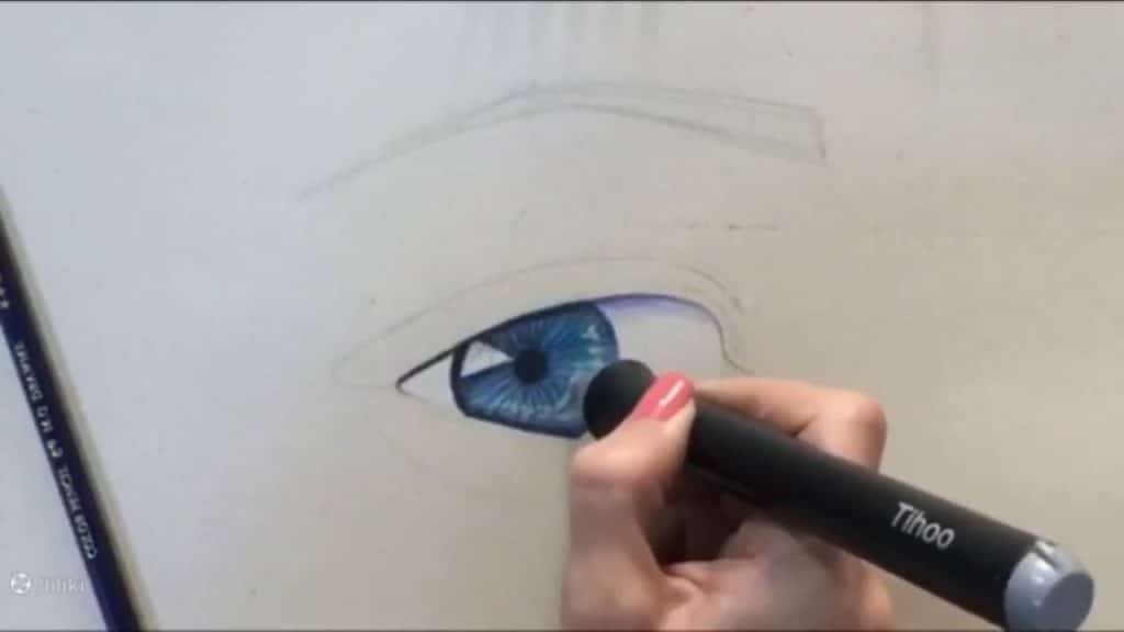نقاشی چشم با مداد رنگی