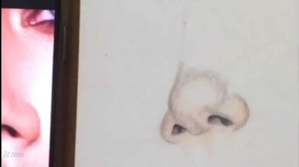 طراحی بینی با مداد رنگی