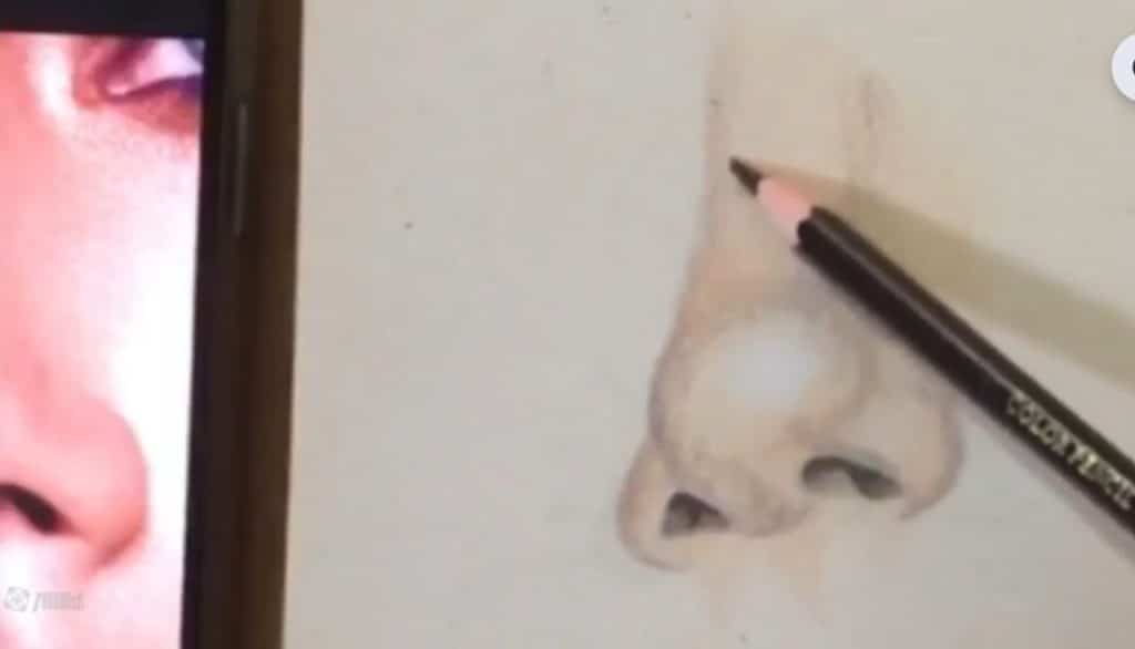 طراحی بینی با مداد رنگی