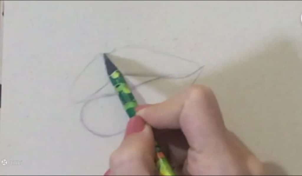 ایجاد تقارن و فرمدهی لب در آموزش نقاشی لب