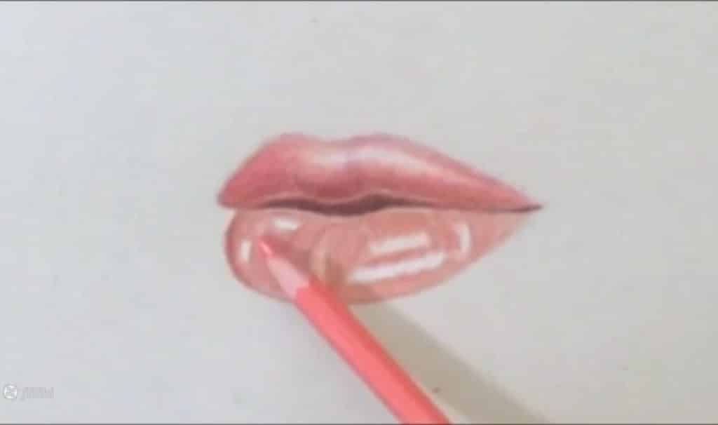 تنظیم میزان براقیت و ایجاد درخشش طبیعی در طراحی لب با مداد رنگی