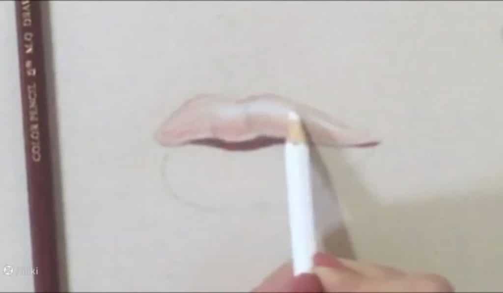 افزودن نور، هالهها و کنترل شدت رنگ در طراحی لب با مداد رنگی