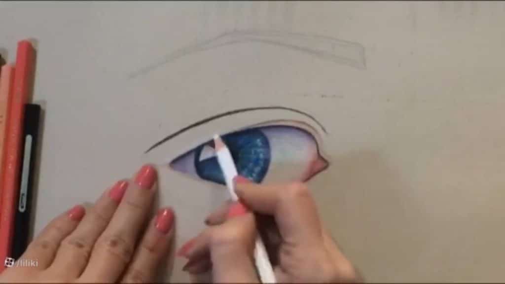 چشم با مداد رنگی