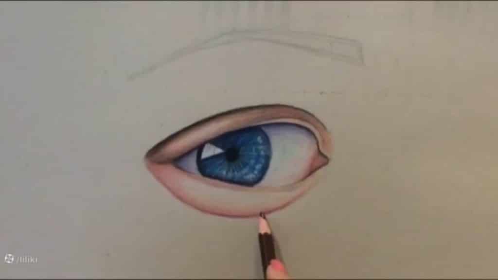 چشم با مداد رنگی