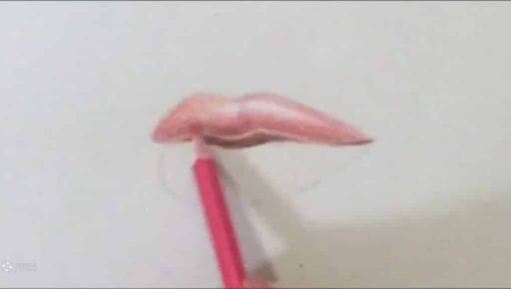 افزودن تمهای رنگی قرمز و صورتی برای طبیعیسازی لب