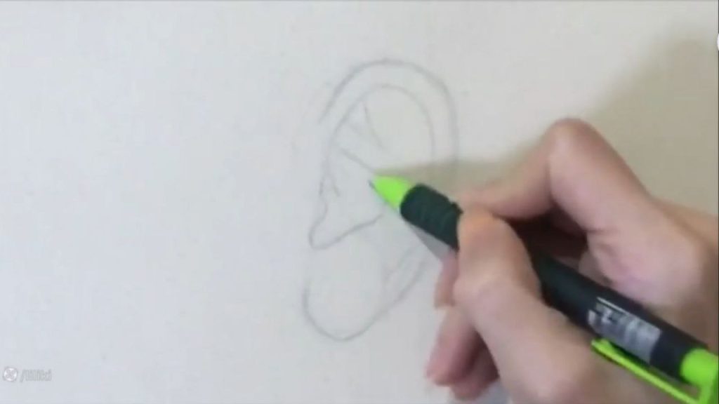 طراحی گوش با مداد رنگی