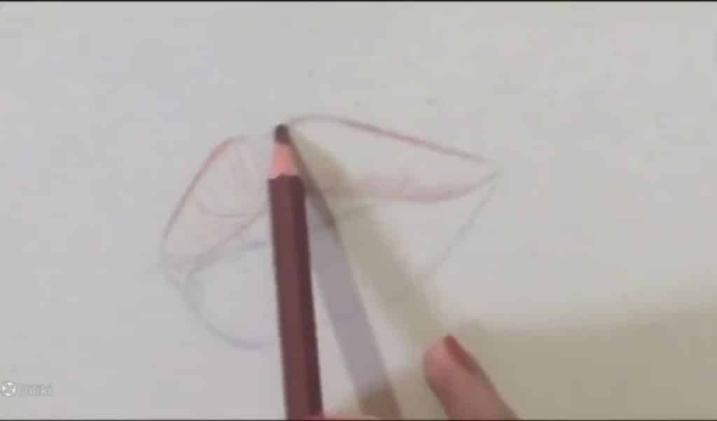 شروع رنگآمیزی در آموزش طراحی لب