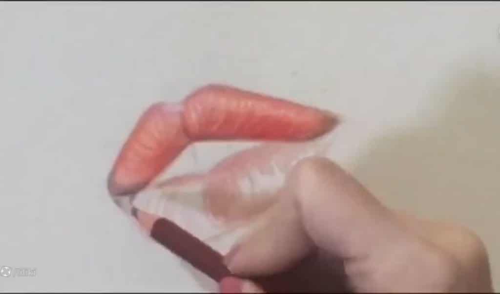 تکمیل سایههای نهایی در آموزش طراحی لب