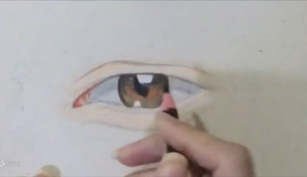 افزودن لایههای خنثیکننده برای طراحی حرفه ای چشم