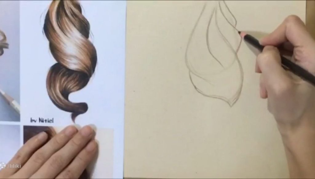 نقاشی مو با مداد رنگی
تکمیل فرم کلی طرح در نقاشی مو با مداد رنگی