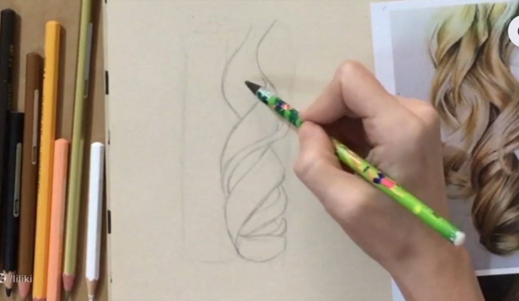 اضافهکردن پیچها و فرمهای برگمانند