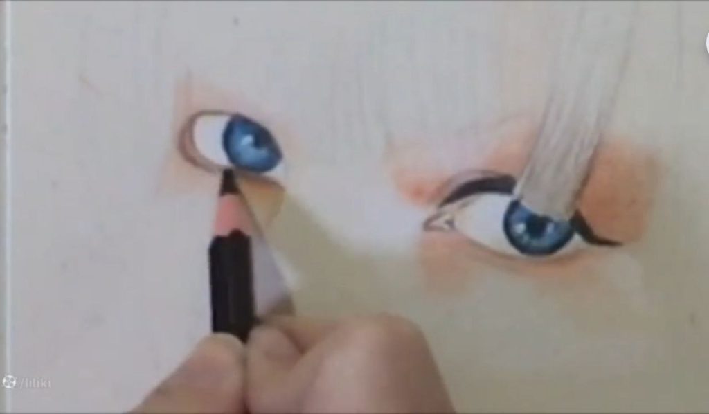 نهایی کردن چشمها در نقاشی چهره تیلور سوئیفت