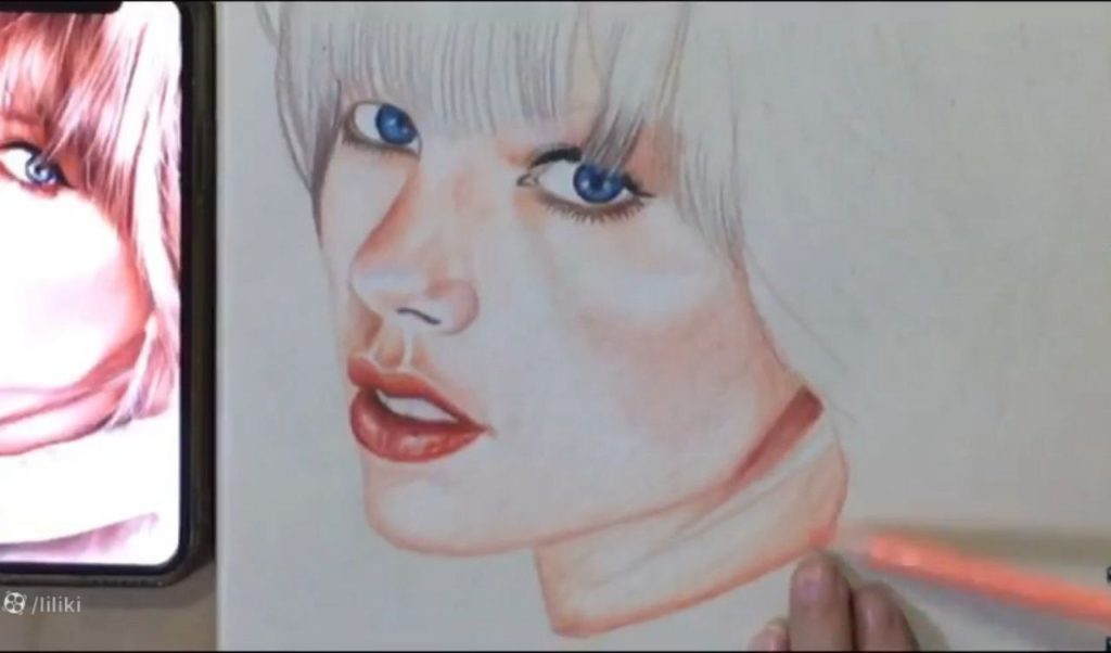 کاهش تیرگی و آمادهسازی نواحی برای رنگآمیزی مو