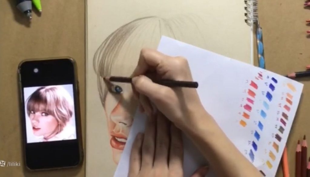 اضافهکردن تیرگیهای کنترلشده و تفکیک لایههای مو برای وضوح بیشتر