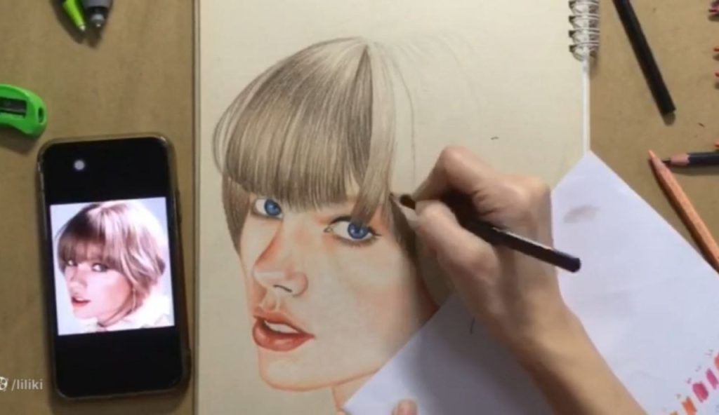 سایهزنی ملایم ابرو و صورت برای جلوه طبیعی