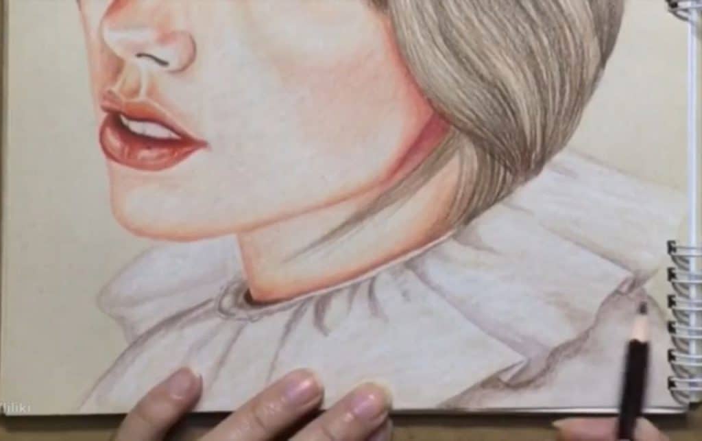 سایه زیر چین لباس تیلور سوئیفت