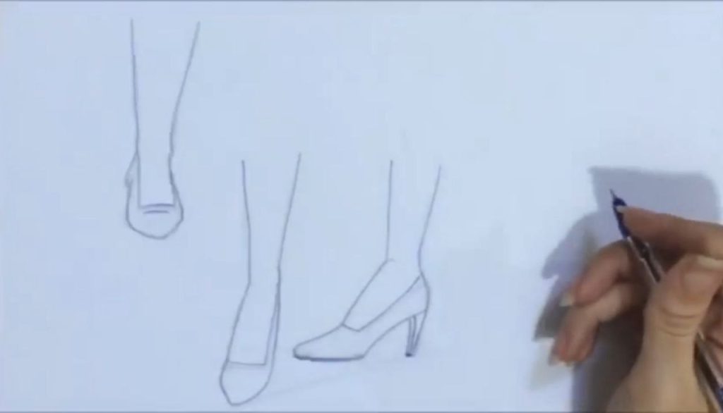 پررنگ کردن خطوط و جزئیات کفش با امکان رنگآمیزی دلخواه