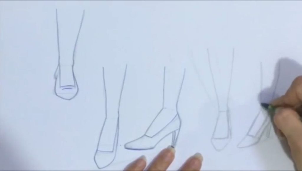 شکلدهی پاشنه، سینه و ساق پا با خطوط صاف و قوسها