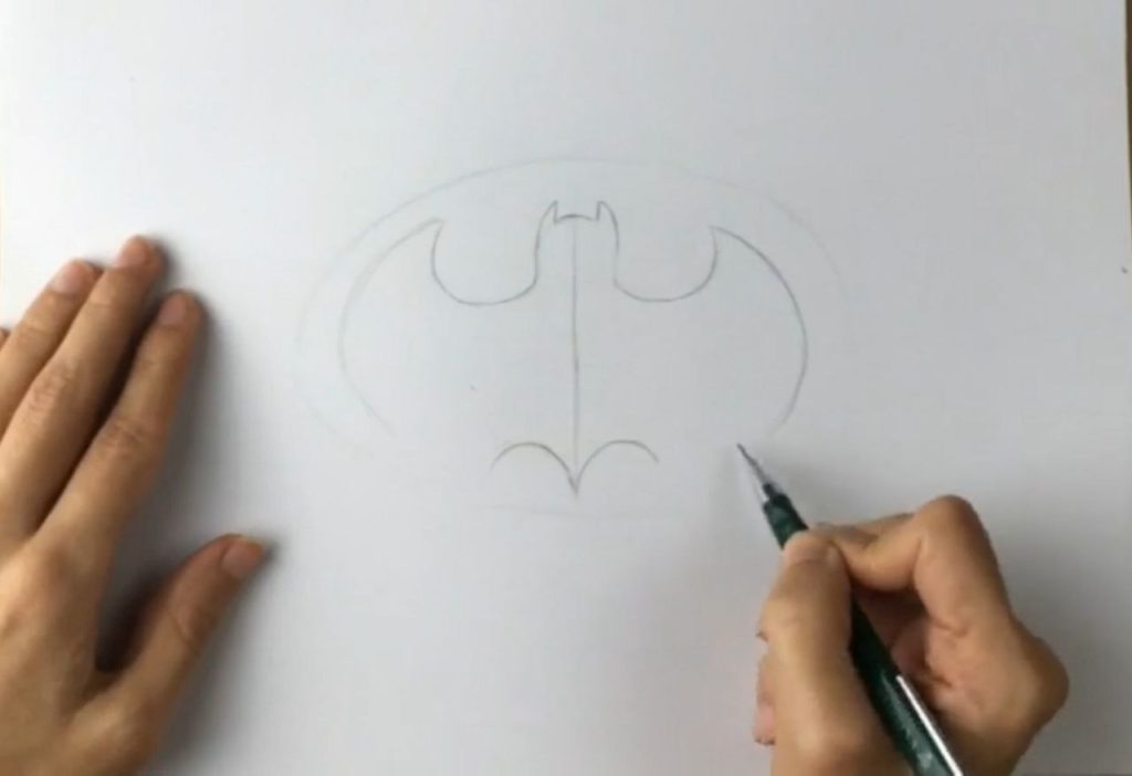 اضافه کردن شاخها در نقاشی پسرانه بتمن ساده