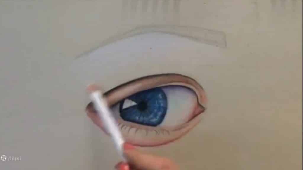 نقاشی چشم مداد رنگی