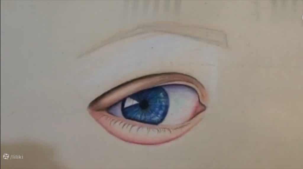 نقاشی چشم مداد رنگی