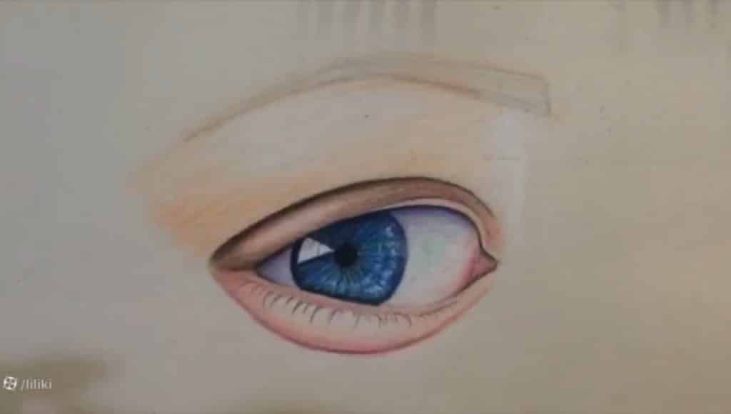 نقاشی چشم مداد رنگی