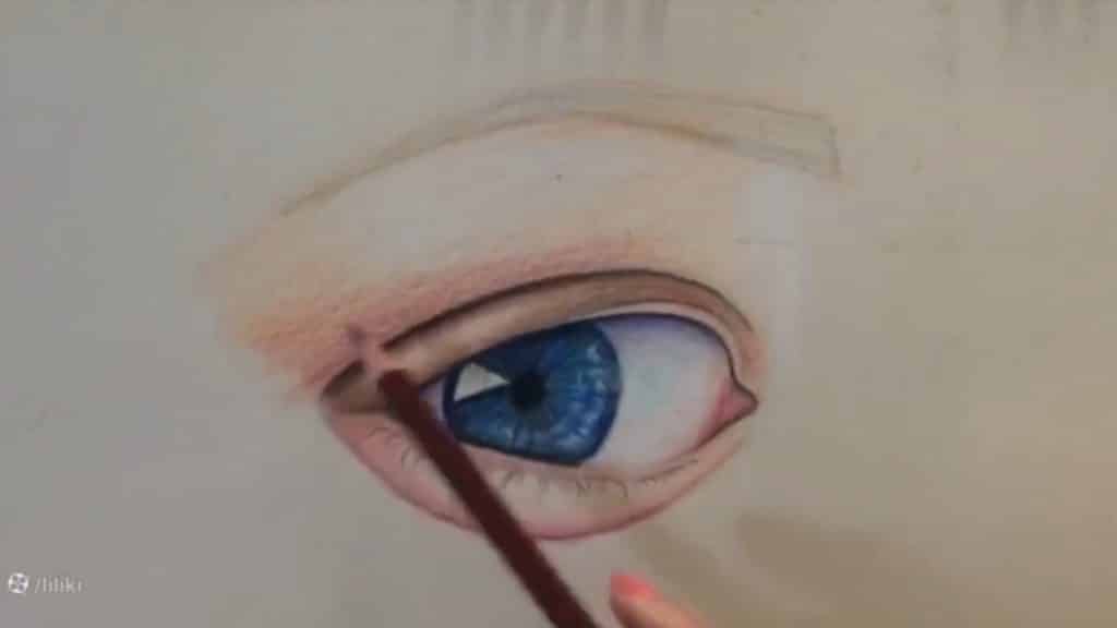 نقاشی چشم مداد رنگی