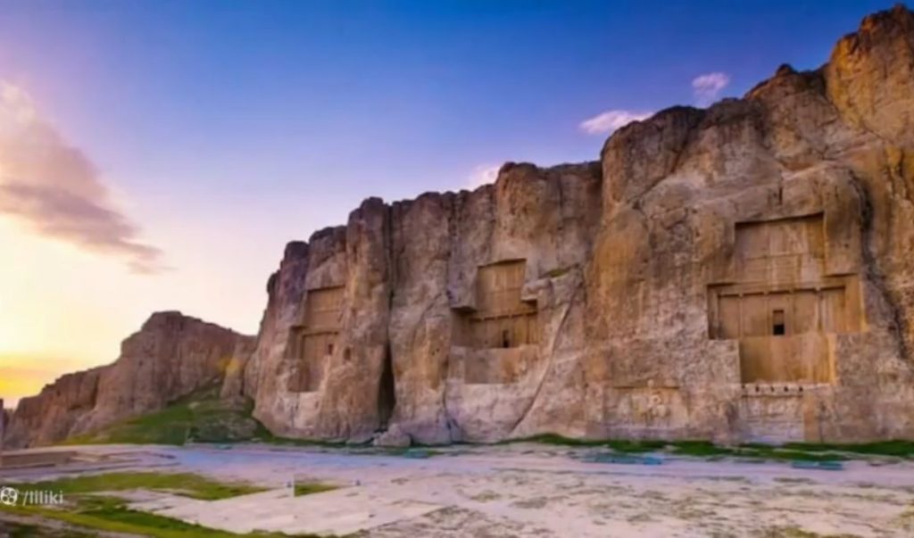 آرامگاه صخره ای نقش رستم