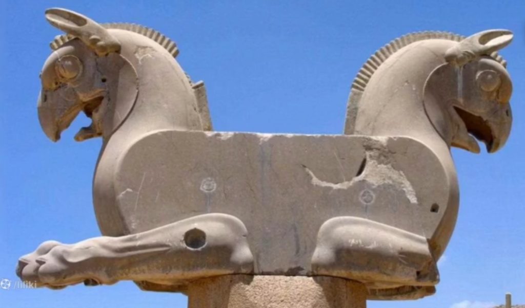 سر ستون های تخت جمشید