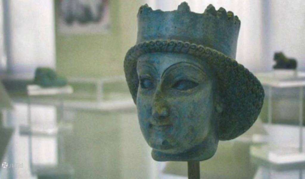 سردیس بزرگان هخامنشی