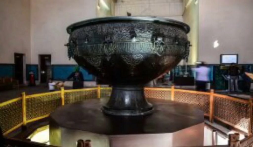 هنر طلاکوبی و نقرهکوبی روی مفرغ