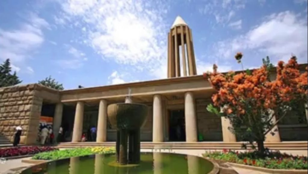 آرامگاه بوعلی سینا