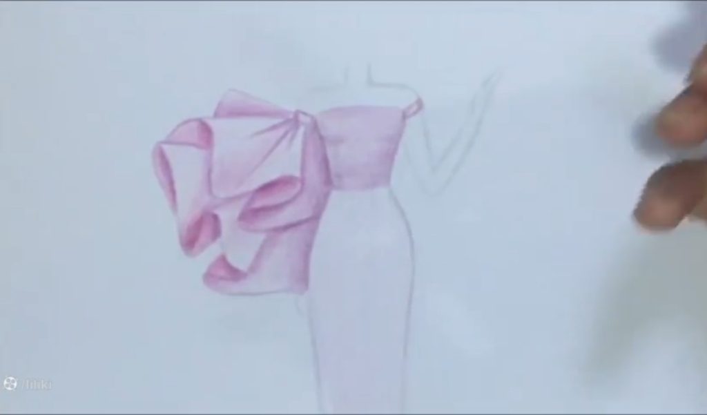ایجاد تعادل رنگی در طراحی لباس مجلسی